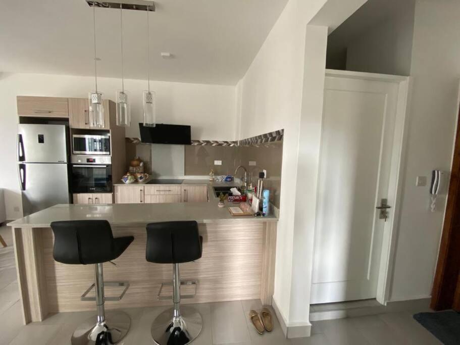 Stylish & Luxury 2-Bed Parkside Apart With Pool Vacoas-Phoenix Екстериор снимка