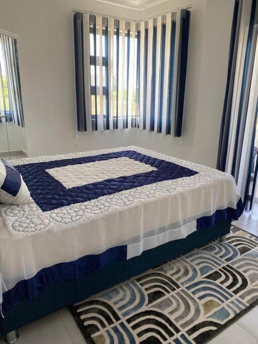 Stylish & Luxury 2-Bed Parkside Apart With Pool Vacoas-Phoenix Екстериор снимка