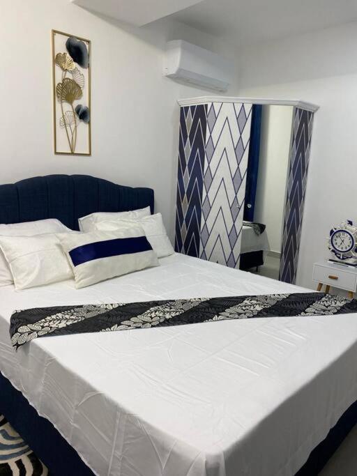 Stylish & Luxury 2-Bed Parkside Apart With Pool Vacoas-Phoenix Екстериор снимка