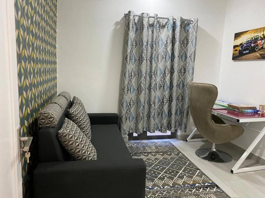 Stylish & Luxury 2-Bed Parkside Apart With Pool Vacoas-Phoenix Екстериор снимка